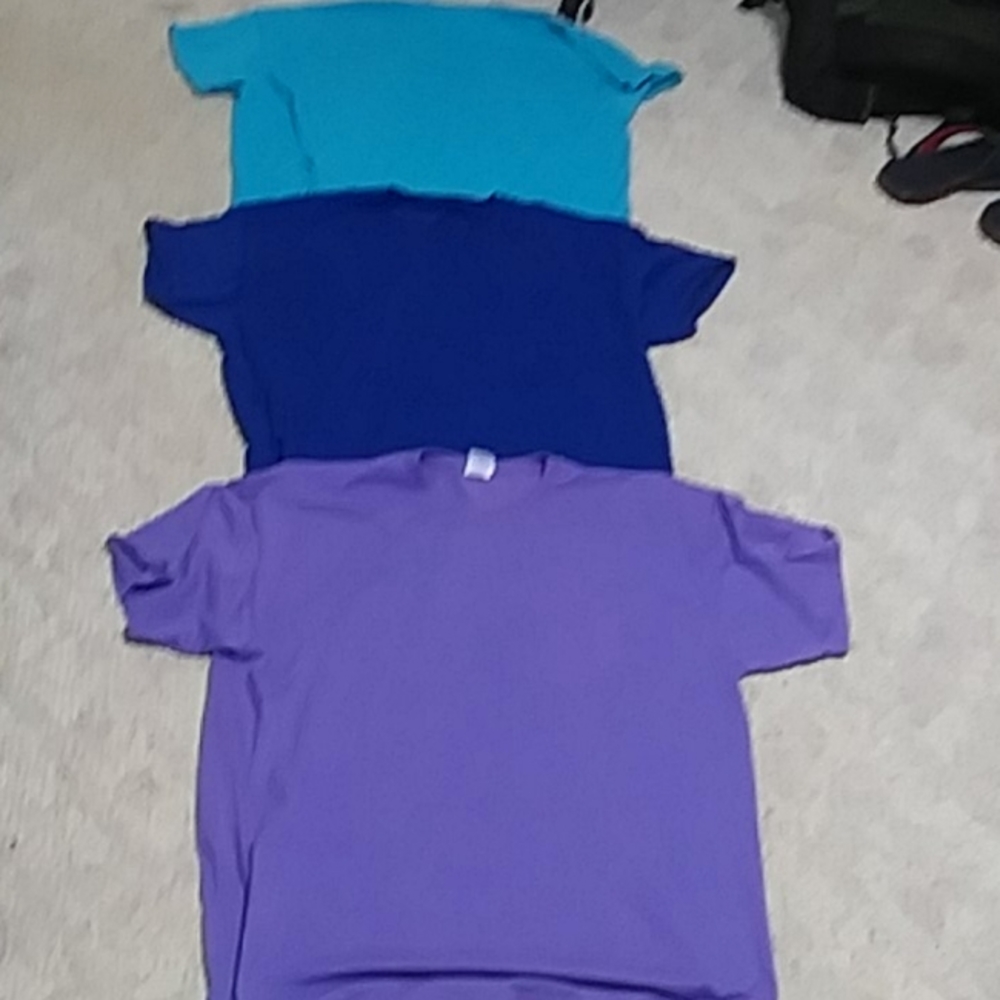 3 men's xxl shirts